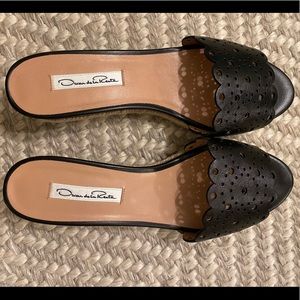 Oscar de la Renta eyelet trim scalloped black wedge espadrille sandals
